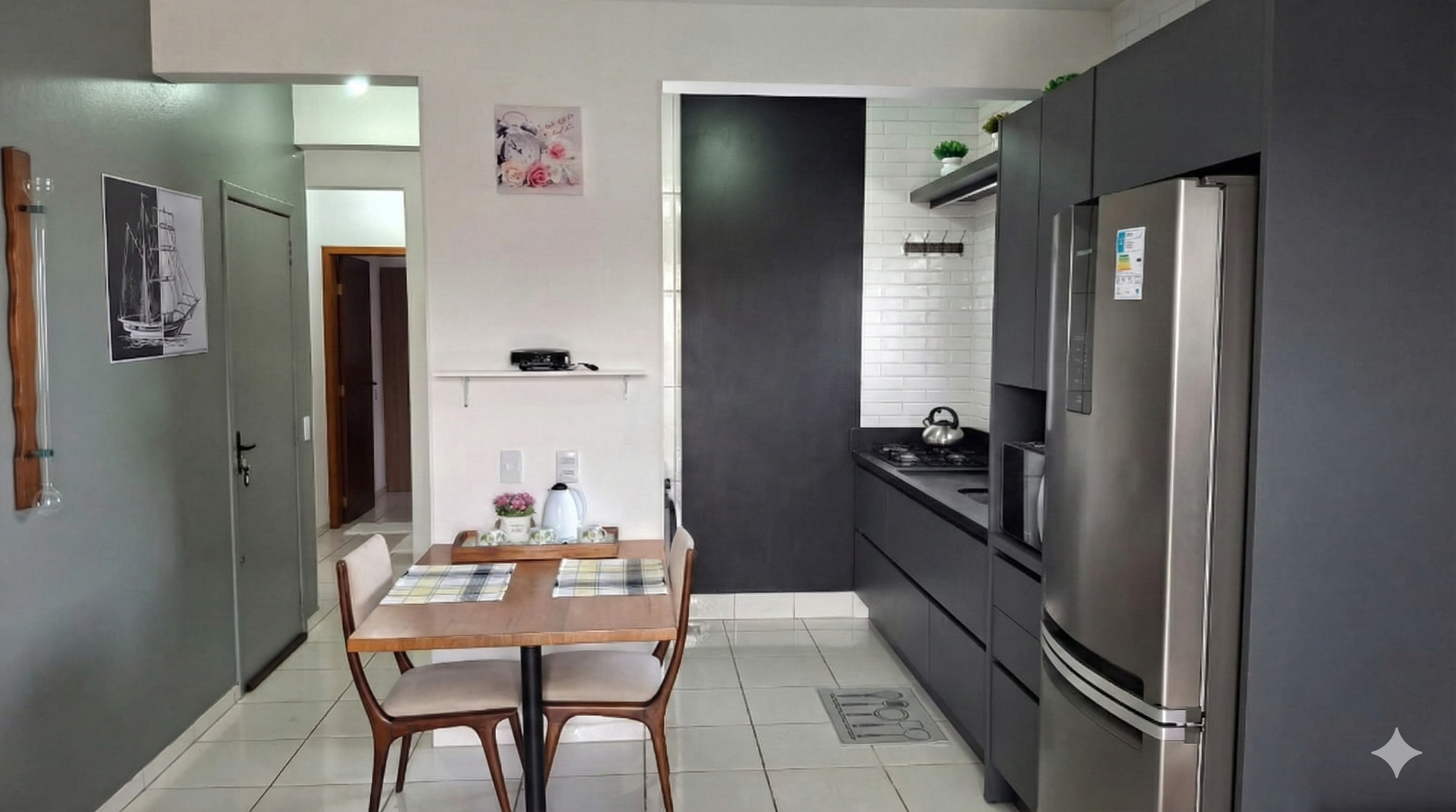 Cozinha e sala de jantar do apartamento