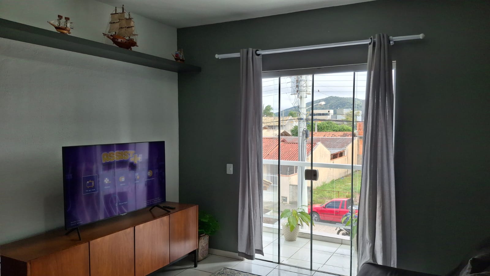 Sala de estar com TV