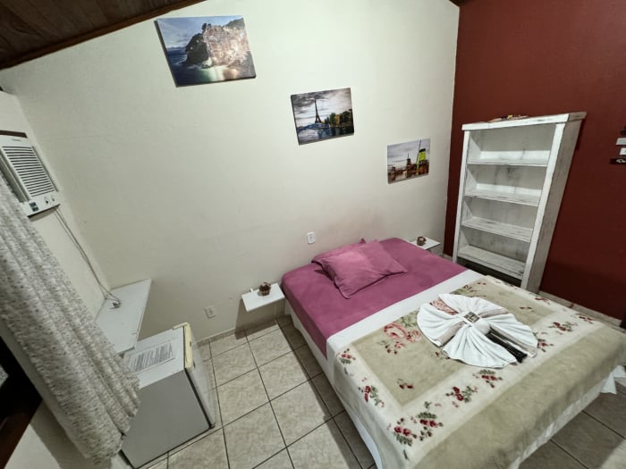 Nossas Acomodações - Quartos Limpos e Arejados e Camas muito Cheirosas e Limpesa impecavel. Pousada na Penha para o Beto Carrero? Pousada Vila D' Italia sua melhor opção com 18 quartos aconchegantes e melhor preço. Rua Luiz Vicente da Silva, 183 - Penha Santa Catarina - SC.