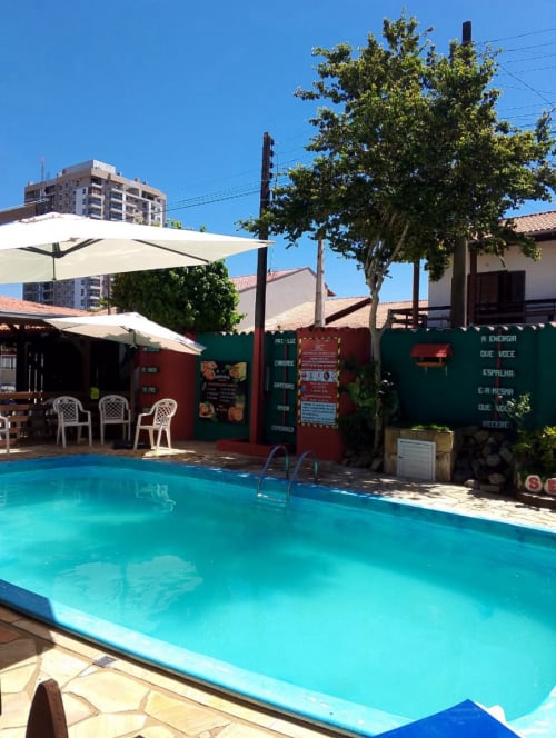 Pousada Villa d’Italia em Penha, SC, oferece hospedagem de qualidade, com suítes aconchegantes, café da manhã incluso, piscina e proximidade das melhores praias do litoral.