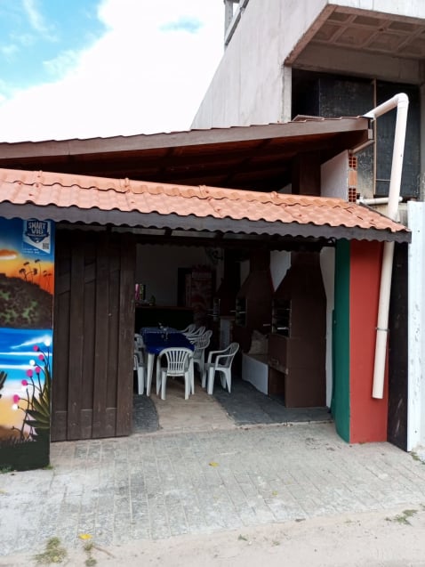 Pousada Villa d’Italia em Penha oferece hospedagem confortável, com suítes completas, café da manhã incluso, piscina e proximidade das praias mais famosas do litoral catarinense.