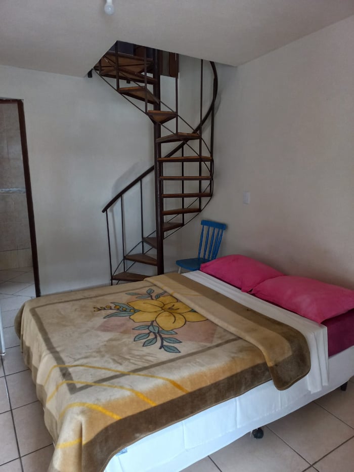 Nossas Acomodações - Quartos Limpos e Arejados e Camas muito Cheirosas e Limpesa impecavel. Pousada na Penha para o Beto Carrero? Pousada Vila D' Italia sua melhor opção com 18 quartos aconchegantes e melhor preço. Rua Luiz Vicente da Silva, 183 - Penha Santa Catarina - SC.