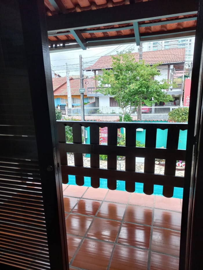Nossas Acomodações - Quartos Limpos e Arejados e Camas muito Cheirosas e Limpesa impecavel. Pousada na Penha para o Beto Carrero? Pousada Vila D' Italia sua melhor opção com 18 quartos aconchegantes e melhor preço. Rua Luiz Vicente da Silva, 183 - Penha Santa Catarina - SC.