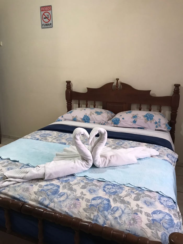 Nossas Acomodações - Quartos Limpos e Arejados e Camas muito Cheirosas e Limpesa impecavel. Pousada na Penha para o Beto Carrero? Pousada Vila D' Italia sua melhor opção com 18 quartos aconchegantes e melhor preço. Rua Luiz Vicente da Silva, 183 - Penha Santa Catarina - SC.
