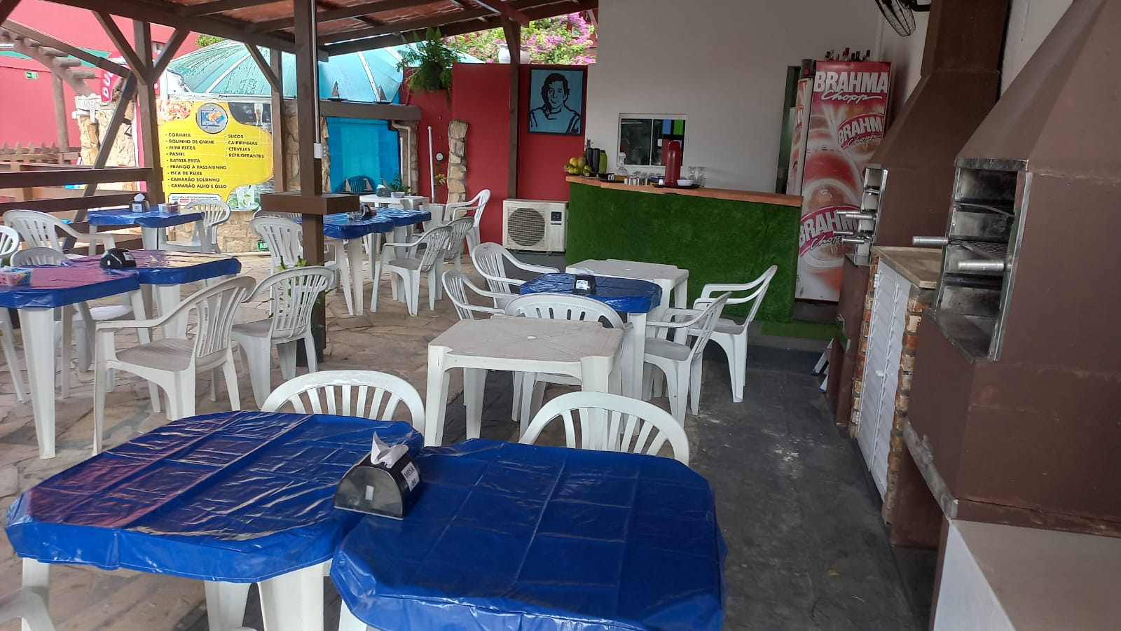 Vista geral do Quiosque com churrasqueira